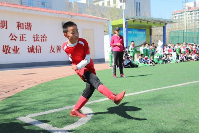 76人内部关系良好，杰伦·布朗与VJ迅速建立默契